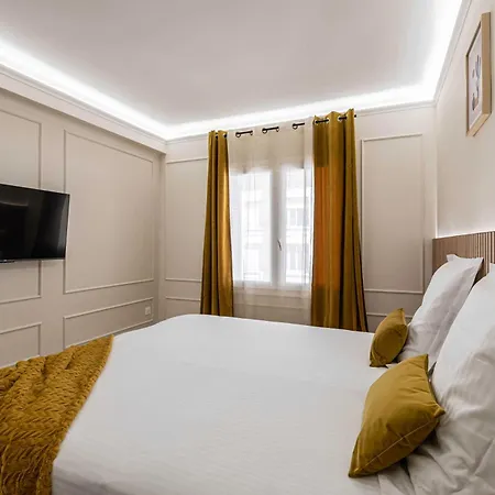 Beautiful Haussmannian - South Balcony Appartement Cannes